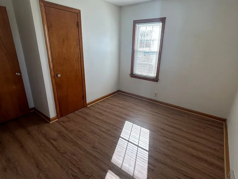 122 Steele Ave — Photo 7