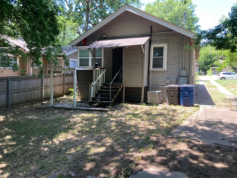 1159 N Boston Ave — Photo 3