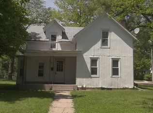 723 N 9th St, Beatrice, NE 68310