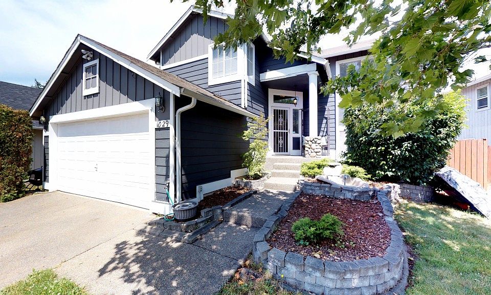 1st image of 1029 200th Street Ct E