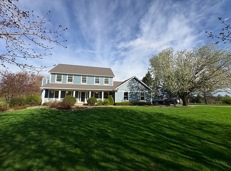 1st image of 5823 Summit Ln NE