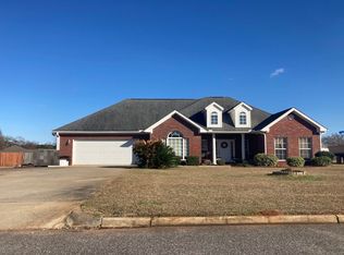 274 Hannah Rd, Level Plains, AL 36322