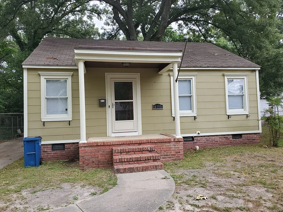 213 Brainerd Ave