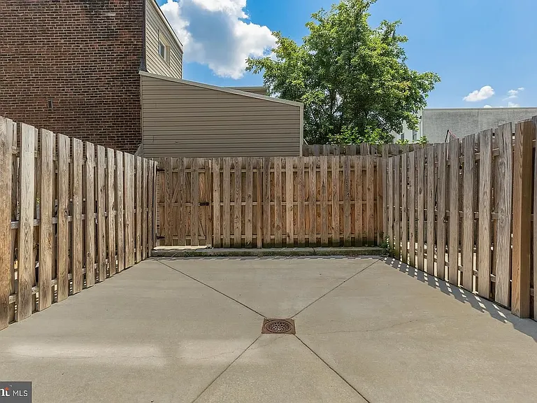 512 E Girard Ave #103 — Photo 13