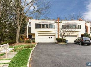 17 Durar Ave, Ridgewood, NJ 07450