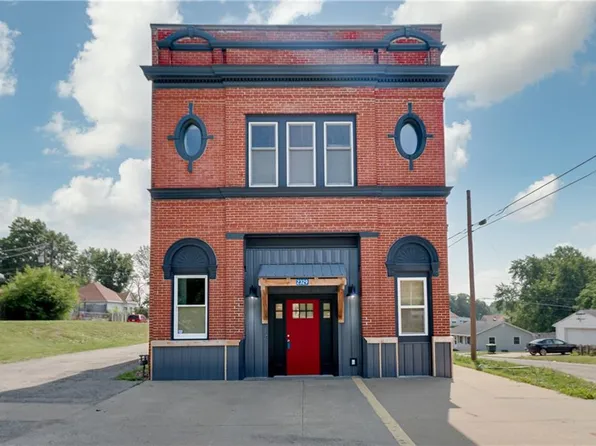 2329 S 18th St, Saint Joseph, MO 64503