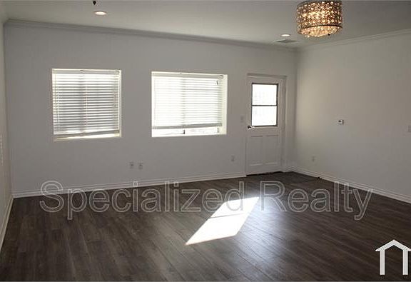 4th image of 1827 Hill Dr