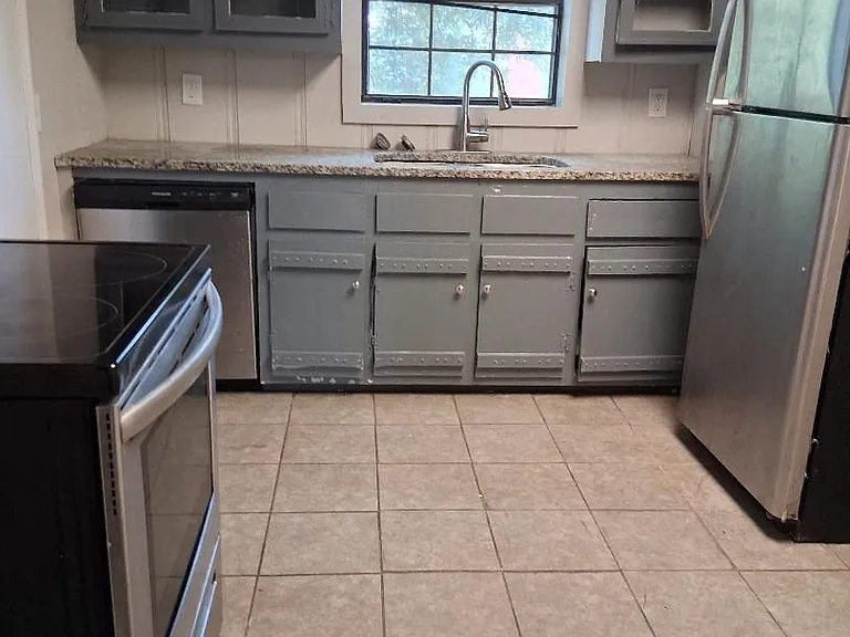1116 Potter Ave — Photo 5