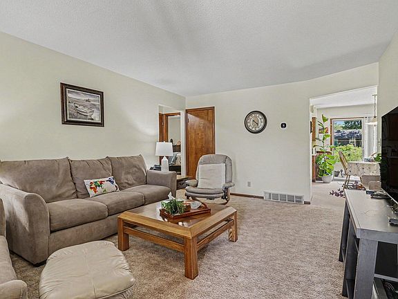 3rd image of 3430 Cedar Ln