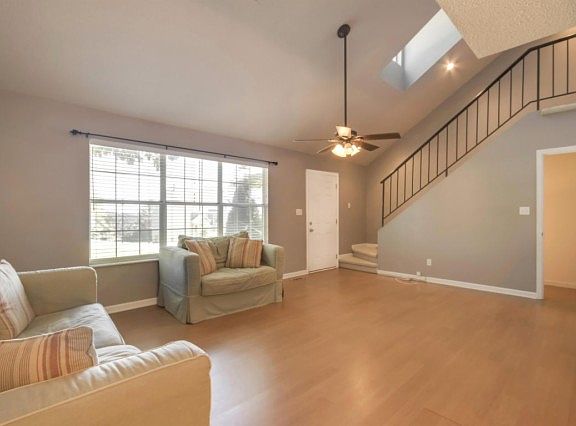 4th image of 804 Olde Pioneer Trl APT 137R