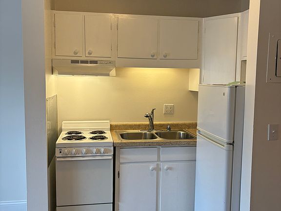 4th image of 322 Clifton Ave APT 206