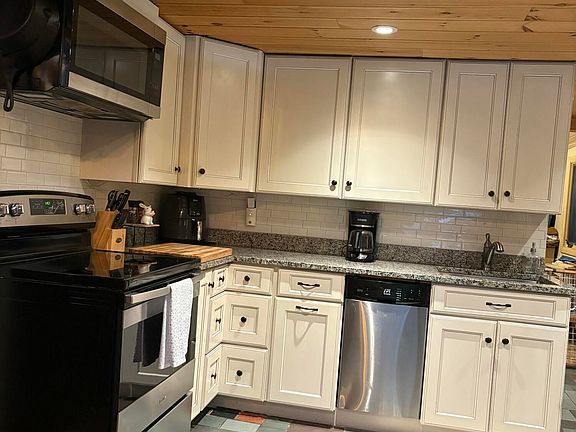 5th image of 175 Deer Crossing Road