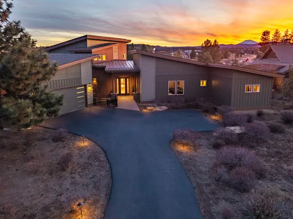61649 Hosmer Lake Dr, Bend, OR 97702