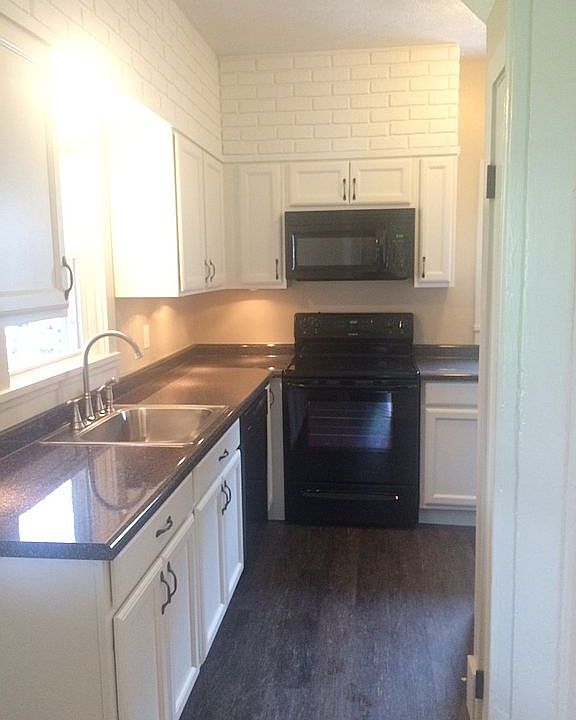 1st image of 218 Pearl St