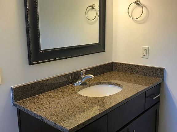 4th image of 4700 Roanoke Pkwy APT 89595-2