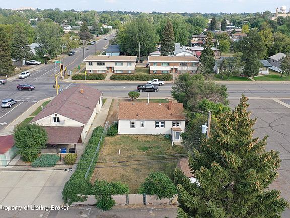 2nd image of 869 3rd Ave W