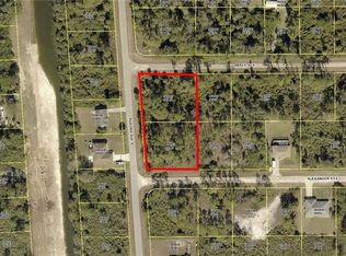 909 Alexander St, Lehigh Acres, FL 33974