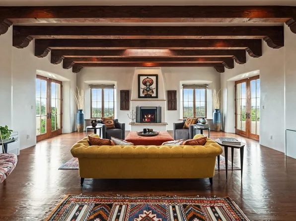 113 Circle Dr, Santa Fe, NM 87501