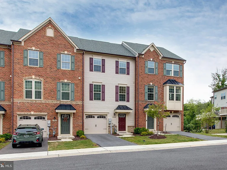 7912 N Gladden Farm Way — Photo 3