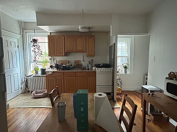 3rd image of 417 S 40th St Floor 2