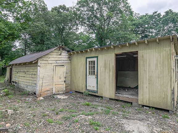 2nd image of 3700 Moore Rd