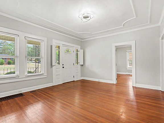 5th image of 603 W Carver St