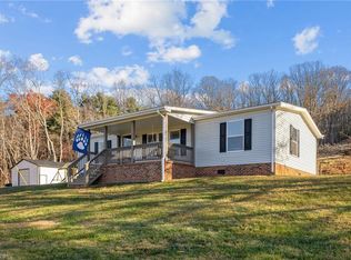 1212 Hooker Rd, Mount Airy, NC 27030