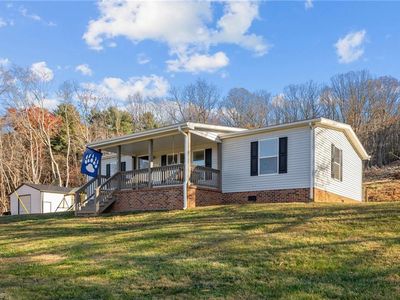 1212 Hooker Rd, Mount Airy, NC, 27030