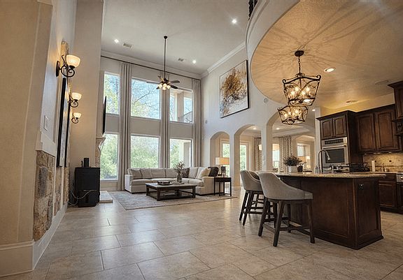 4th image of 43 W Loftwood Cir