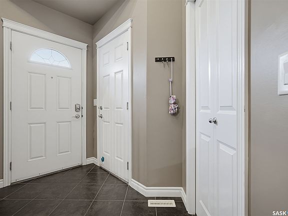 3rd image of 522 Mahabir Lane