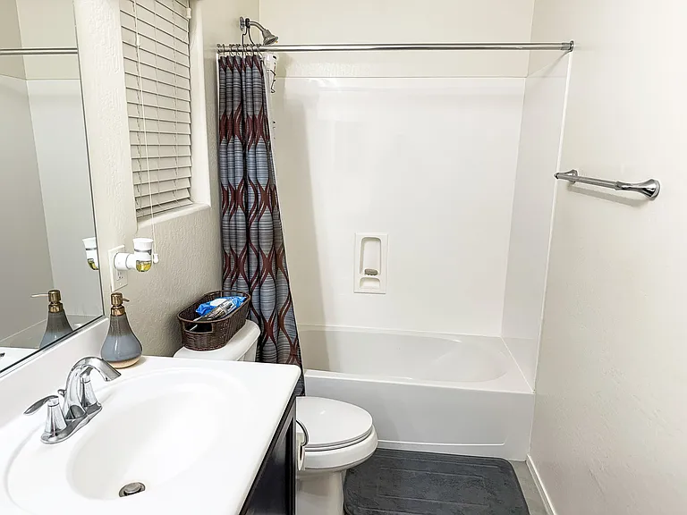 1829 W Spur Dr — Photo 32