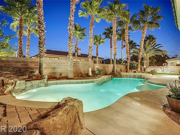 3rd image of 9812 Canyon Rock Pl
