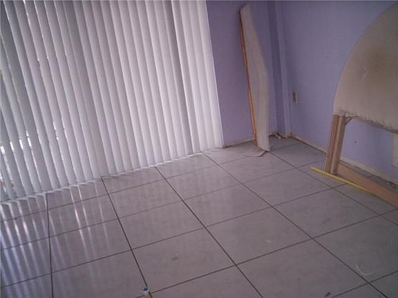 4th image of 1301 Miami Gardens Dr APT 321W
