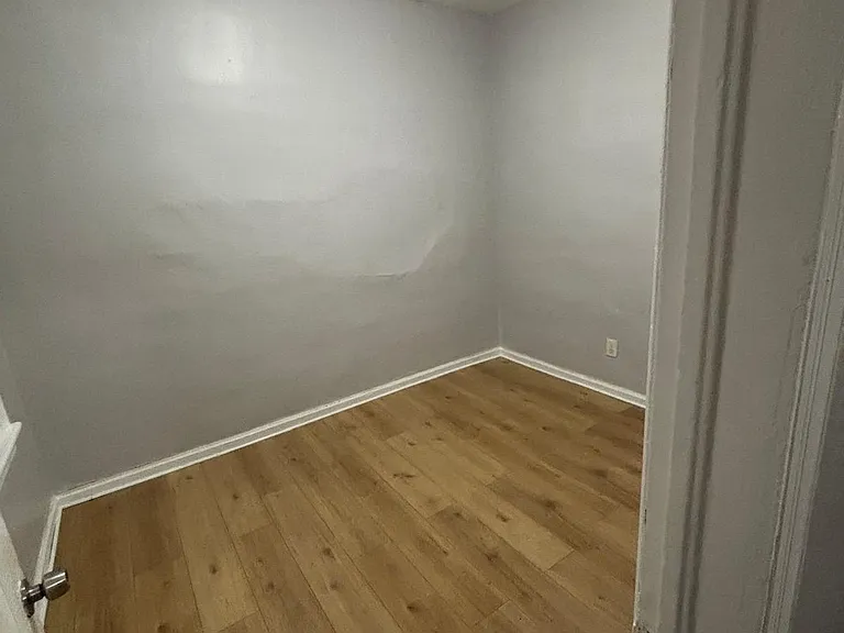 11 Dwight St #A — Photo 4