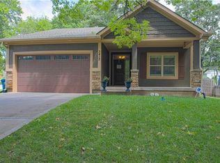 3412 W 77th Ter, Prairie Village, KS 66208
