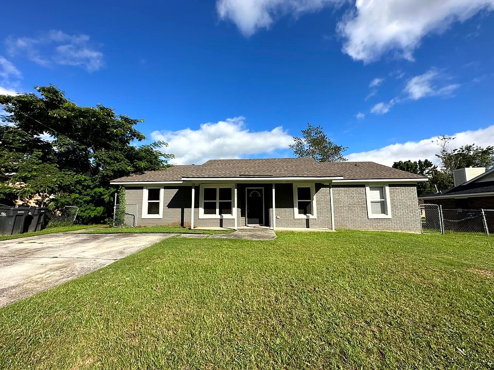 1st image of 2935 Dahlia Drive