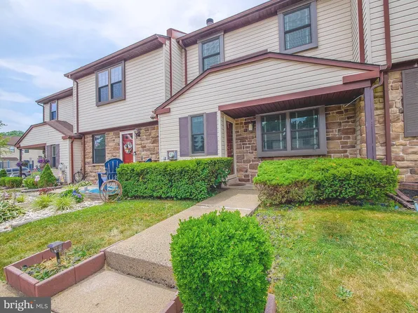 980 Princeton Pl, Warminster, PA 18974