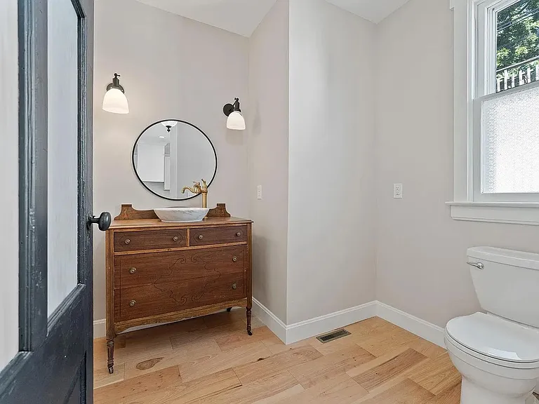 1118 Rockhill St — Photo 12