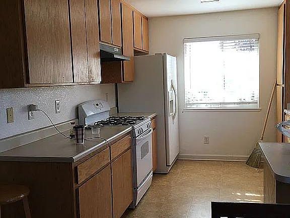 5th image of 2571-1 Jillian Dr