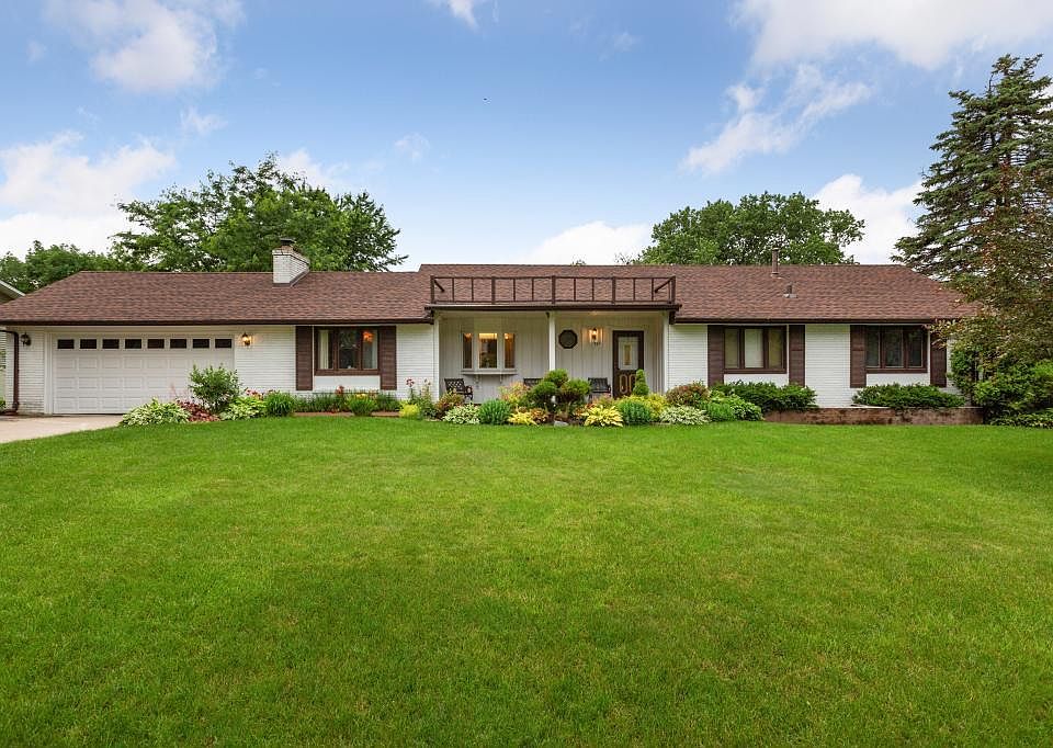 1st image of 784 Redwood Ln