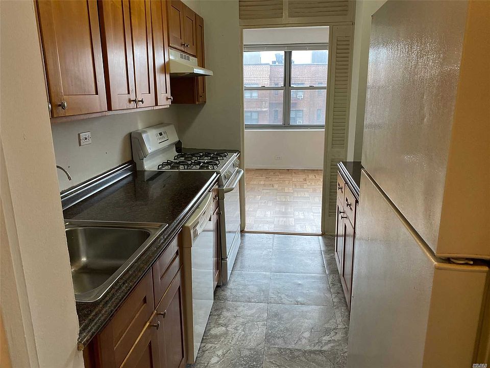 2nd image of 125-10 Queens Blvd #823