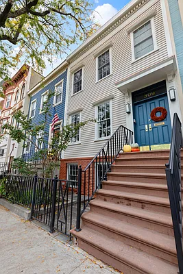 Sold by Compass | media 27