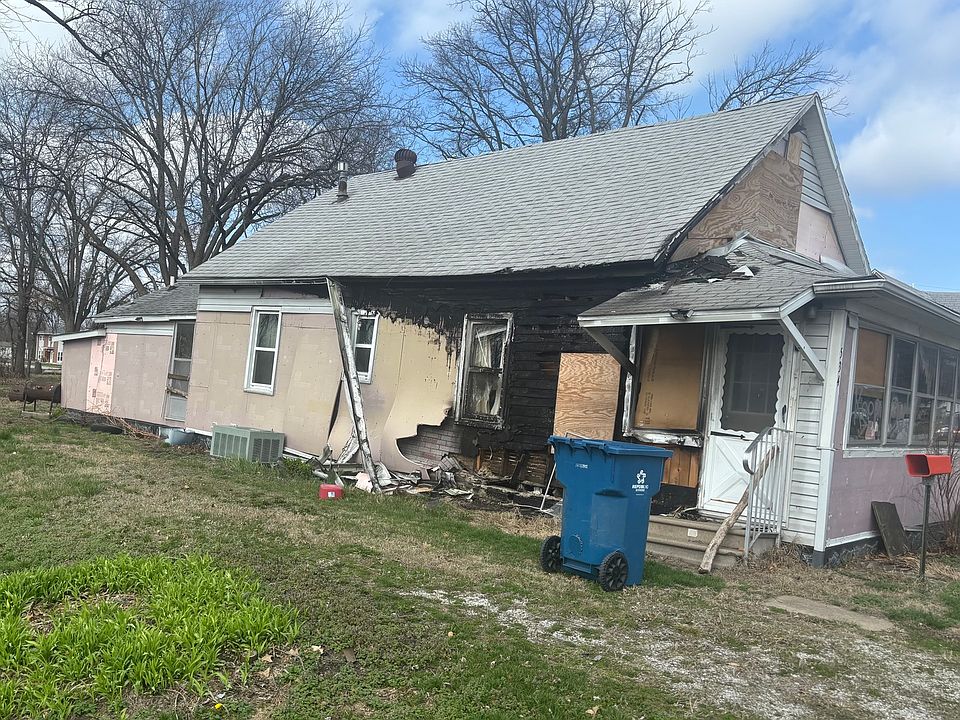 2nd image of 534 N Lincoln Blvd