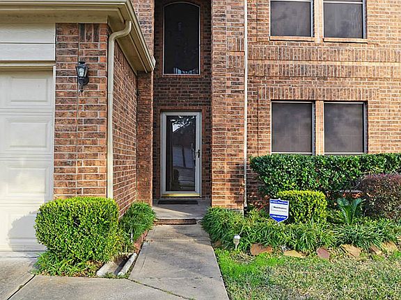 2nd image of 8315 Cliffshire Ct