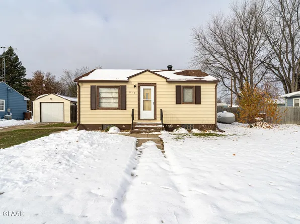 612 Terry Ave, Larimore, ND 58251