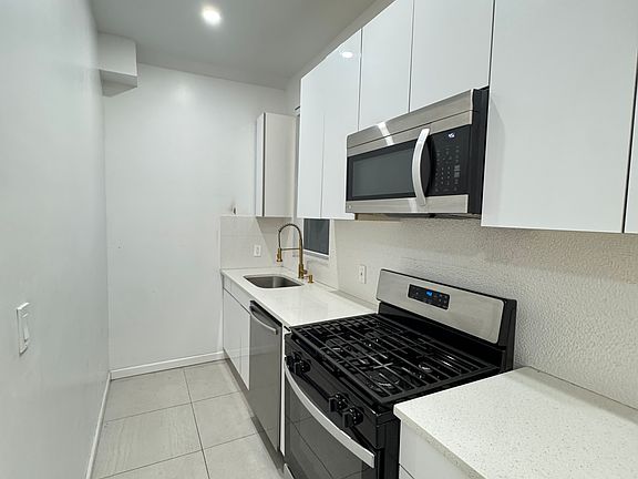 4th image of 62 Buchanan Pl Floor 2