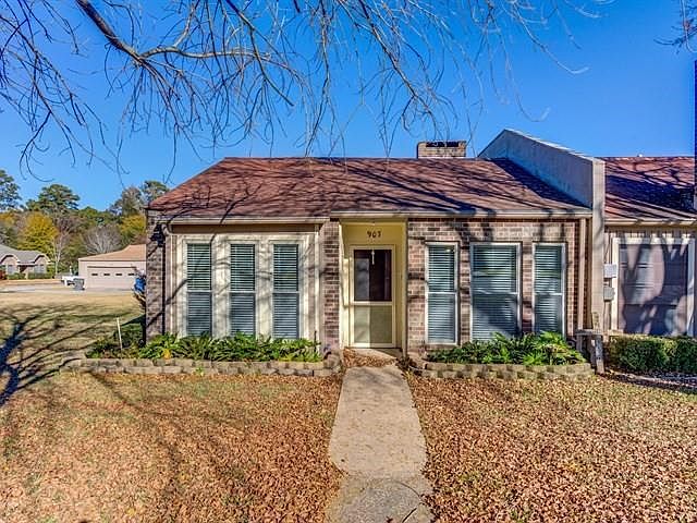 1st image of 907 Townwood Dr