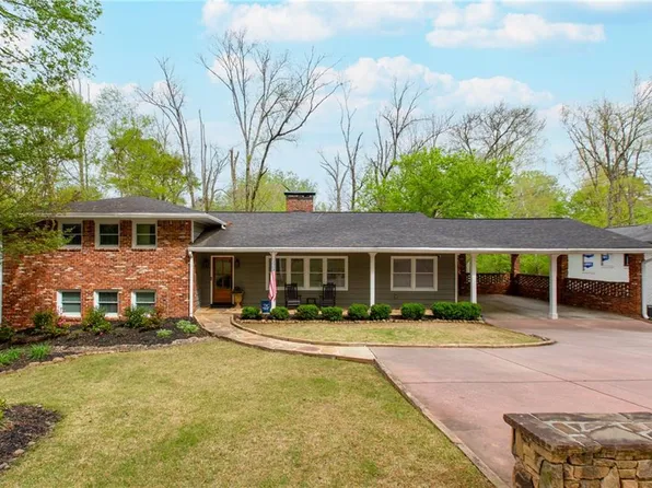 870 Starlight Dr, Atlanta, GA 30342