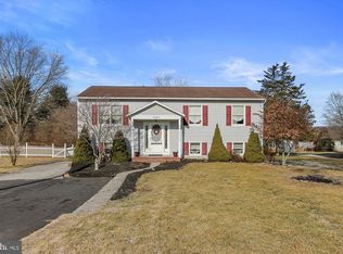 986 Johnson Dr, Gettysburg, PA 17325
