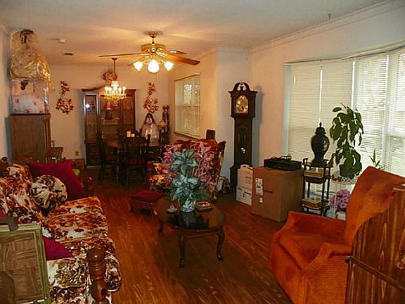 3rd image of 1012 Coke Dr